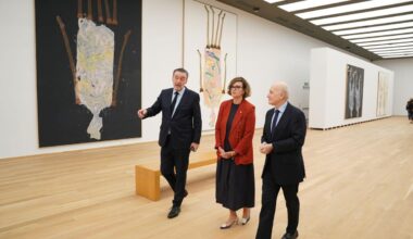 Baselitz pone patas arriba el edificio de 1970 del Bellas Artes en su reapertura
