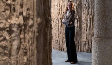 «Hago obras, esculturas, que no son del todo inertes»