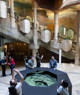 Imagen secundaria 2 - En las imágenes, algunas de las piezas de Cristina Iglesias que dialogan con los espacios de La Pedrera