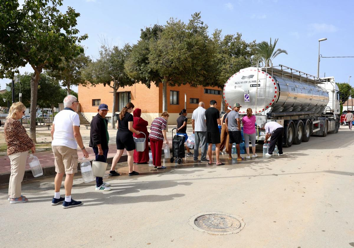  : Declaran no potable el agua del grifo de varios municipios de la Región de Murcia tras la dana