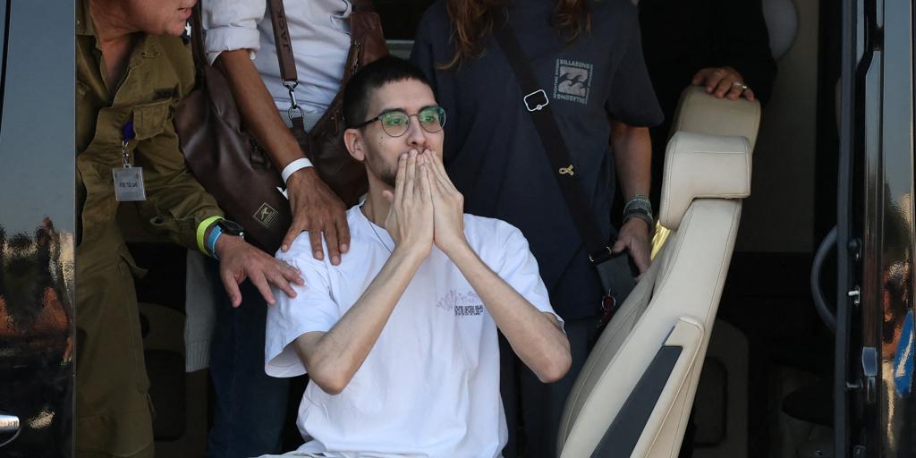 Vuelve a casa Evyatar David, el rehén al que Hamás obligó a cavar su propia tumba