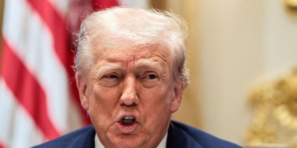 Trump autoriza operaciones encubiertas de la CIA para derrocar a Maduro