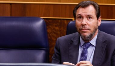 «Me alegro de que le den el Nobel a una persona que defiende la democracia» en la «dictadura» venezolana