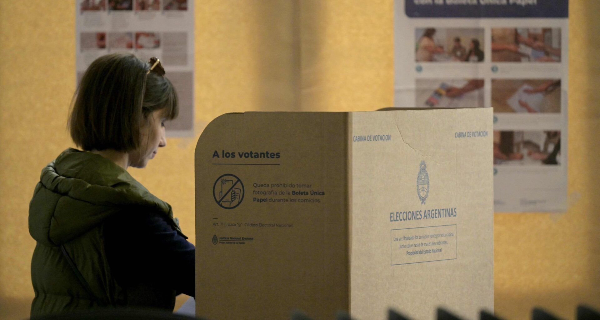 Milei sorprende y se impone en las elecciones legislativas de Argentina con más del 40% de los votos