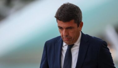 Gritos de «asesino» y «rata cobarde» a Mazón durante el funeral de Estado por la dana