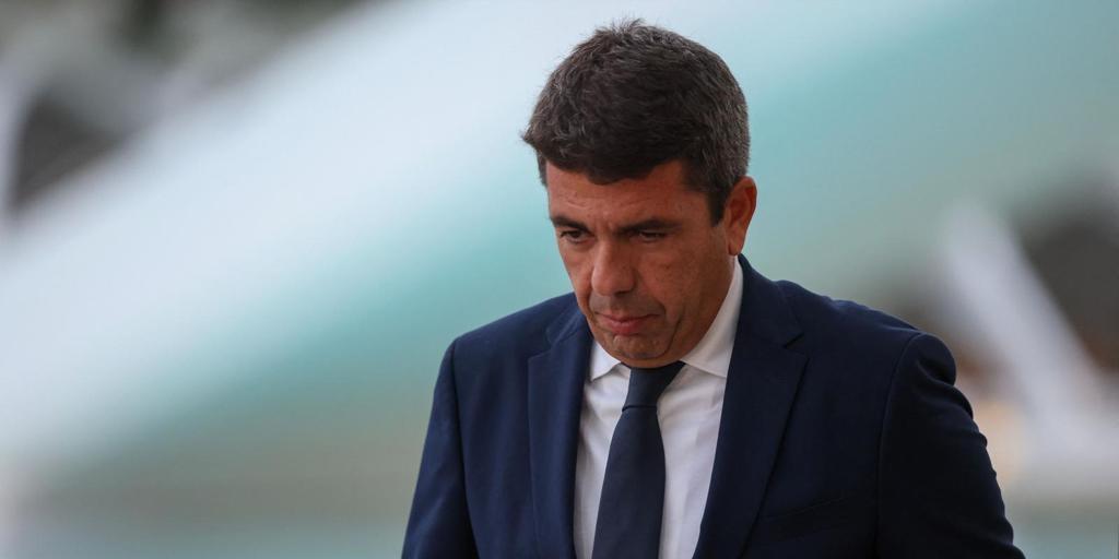 Gritos de «asesino» y «rata cobarde» a Mazón durante el funeral de Estado por la dana