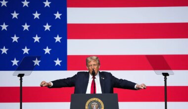 Trump convoca a 800 generales y almirantes para implicarles en la lucha contra los "enemigos domésticos", la "plaga interna" en EEUU y la "izquierda lunática" - El Mundo