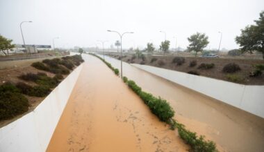 Cierran escuelas y playas en la isla española de Ibiza por las lluvias torrenciales
