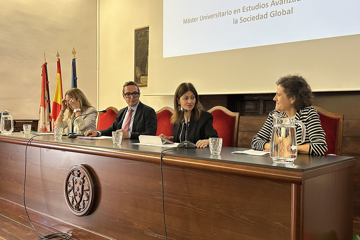 La ministra de Juventud e Infancia, Sira Rego, durante el acto celebrado en la Universidad de Salamanca.