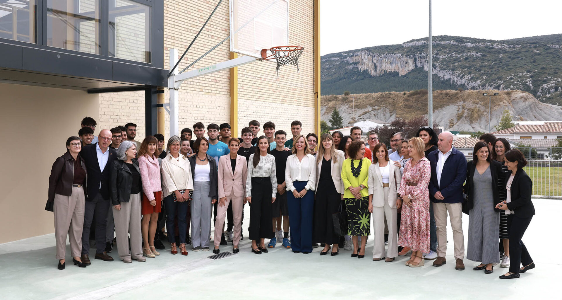 La ministra Pilar Alegría, junto a la Reina Letizia en la inauguración oficial del curso de Formación Profesional,