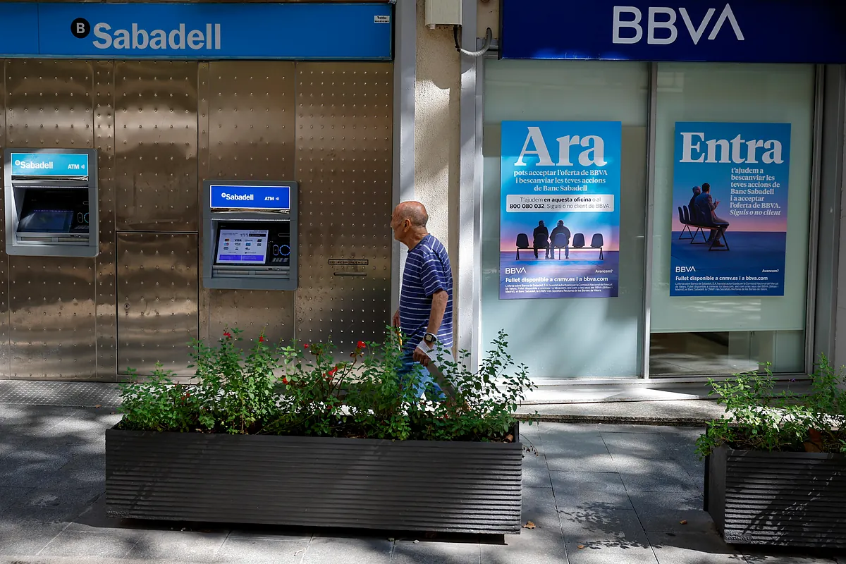 Sucursales de BBVA y Sabadell