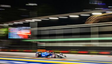Carlos Sainz durante la segunda sesión de entrenamientos libres del GP de Singapur.