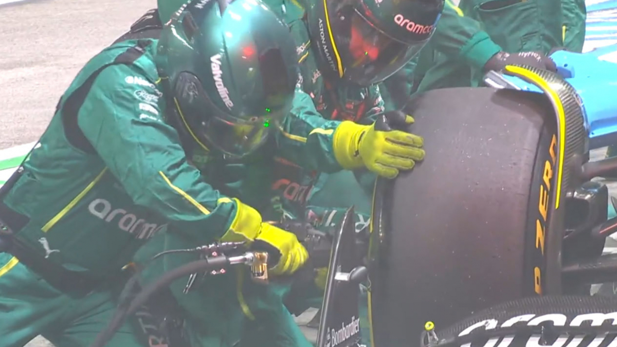 "Apago la radio si me habláis cada vuelta"