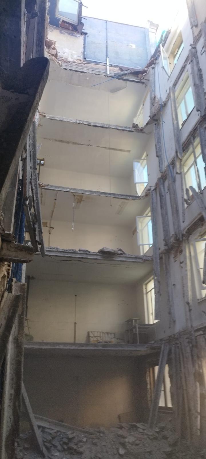 Interior del edificio derrumbado.