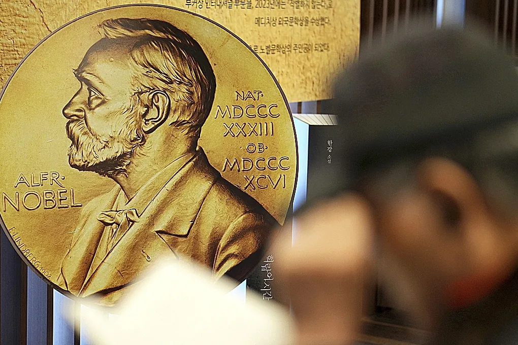 Radiografía de los ganadores del Nobel de Literatura: "Deben aunar una autoridad intelectual, moral y estética" - El Mundo