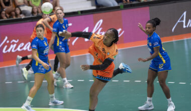 Bera Bera y Beti Onak logran sendos triunfos de mérito para mantenerse en lo alto de la Liga | Handball