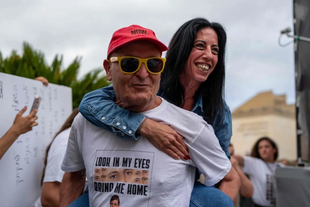 Última hora del plan de paz de Trump para Gaza, en directo | Alto el fuego a las 24 horas de la firma del acuerdo por Israel y canje de rehenes por presos en las 72 horas siguientes