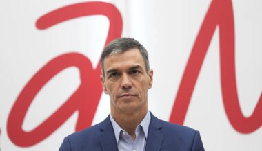 Detenidos dos menores de edad por la filtración de datos sensibles de Sánchez y de varios ministros - El Mundo