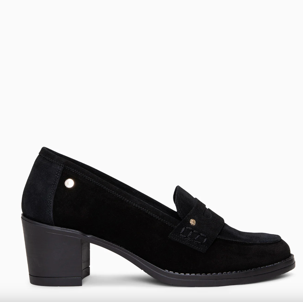 Mocasín de napa con tacón negro