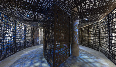 La Pedrera se convierte en un bosque laberíntico gracias a la obra de esta artista del País Vasco