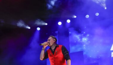 Andy, integrante de Andy y Lucas, anuncia su primer disco en solitario horas después del concierto de despedida de la pareja - El Mundo