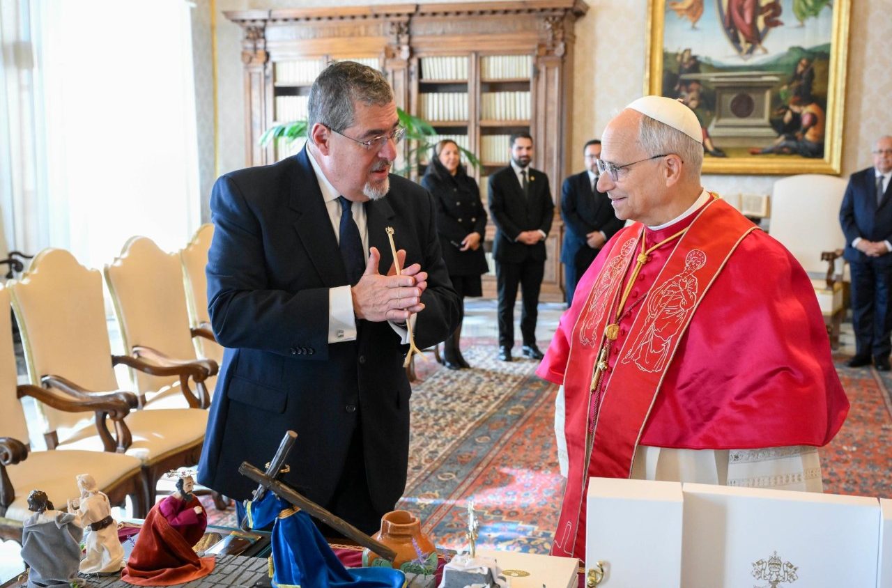 El Papa recibe en audiencia al Presidente de Guatemala