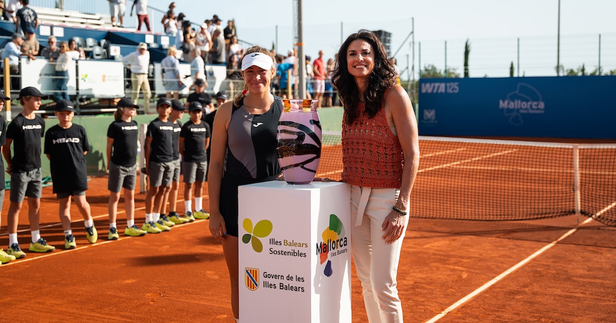 Otro título para Solana Sierra: se consagró en el WTA 125 de Mallorca y recibió el trofeo en manos de Gabriela Sabatini