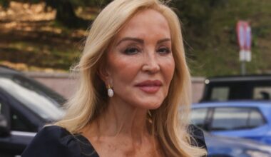 Carmen Lomana revive el dos piezas vaquero que ya llevaron Isabelle Junot y Manuela Villena