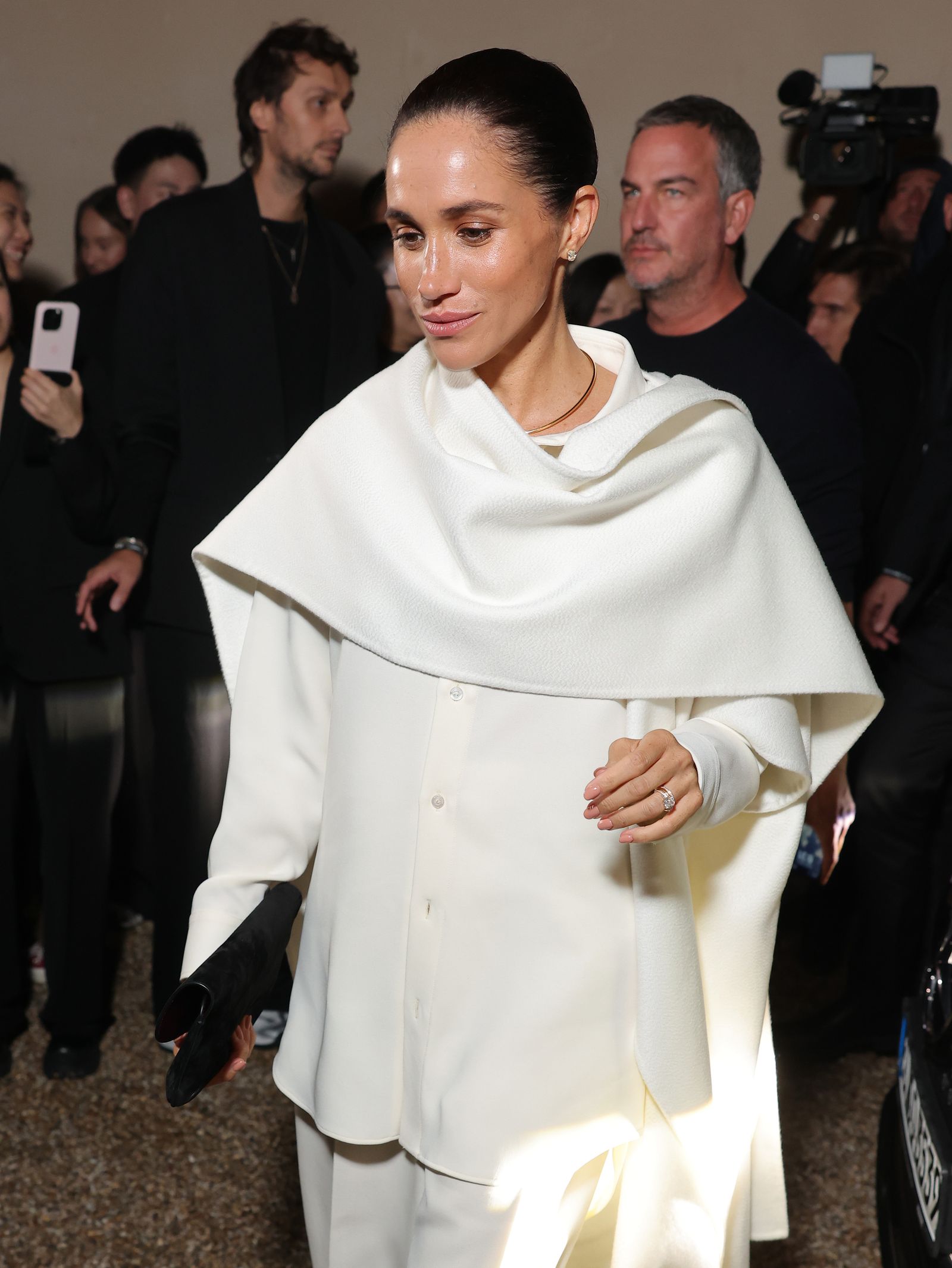 Meghan Markle en el desfile de Balenciaga durante la Semana de la Moda de París 2025.