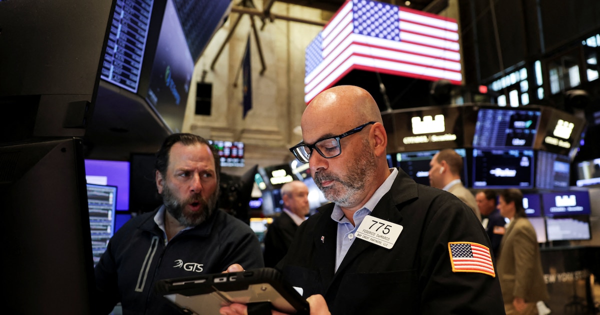 Después de la conferencia de Trump, las acciones locales retrocedieron y los bonos cayeron más de 5%