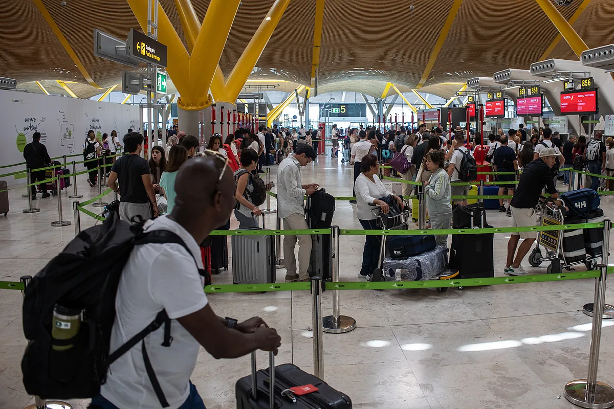 Las aerolíneas exigen a Aena bajar tasas hasta 2031 y prevén que el tráfico suba otro 5% este invierno - Expansión