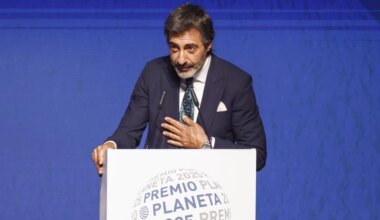 Cuánto dinero se ha llevado Juan del Val por ganar el premio Planeta 2025 - El Mundo