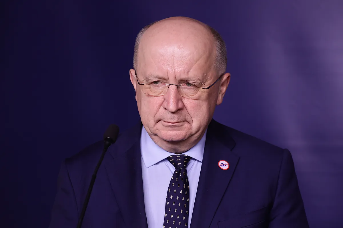 Andrius Kubilius, comisario europeo de Defensa y Espacio: "España y los países del sur de Europa enfrentan amenazas de drones marítimos" - El Mundo