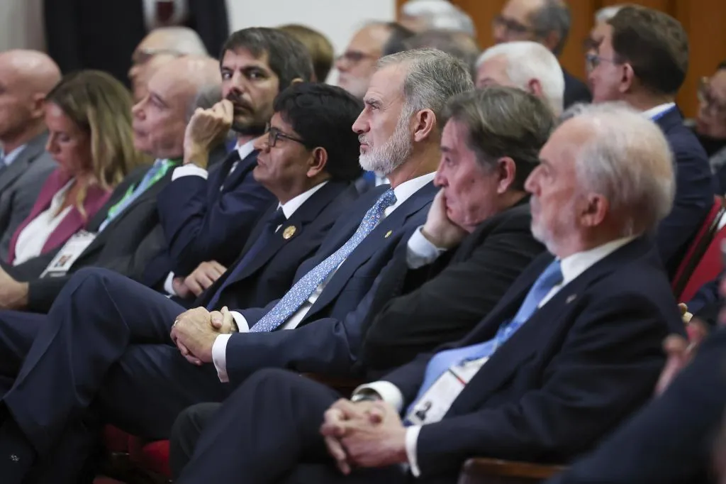 Las academias americanas de la lengua respaldan a Muñoz Machado y evitan referirse al Instituto Cervantes en una declaración oficial - El Mundo