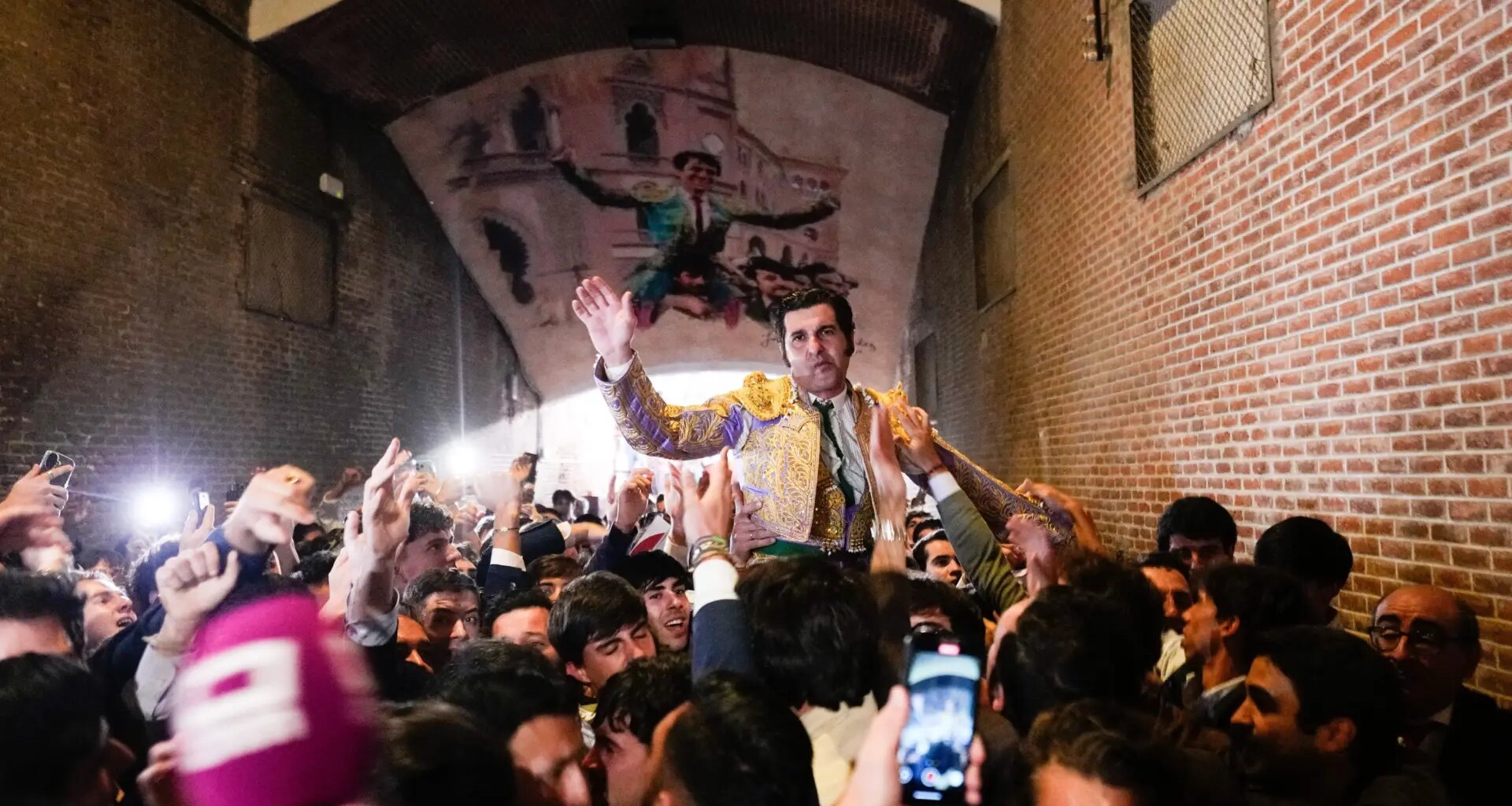 Horario y dónde ver gratis hoy la repetición de la histórica corrida en la que Morante de la Puebla se cortó la coleta en Madrid