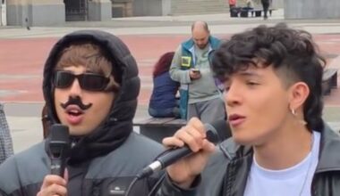 El inesperado gesto de Luck Ra con Nico Behringer, el ganador de La Voz: bigote falso y música callejera