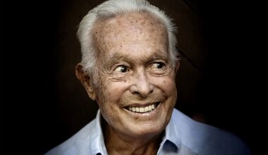 Curro Romero, en el 25 aniversario de su adiós a los ruedos: "La muerte siempre se está paseando por delante" - El Mundo