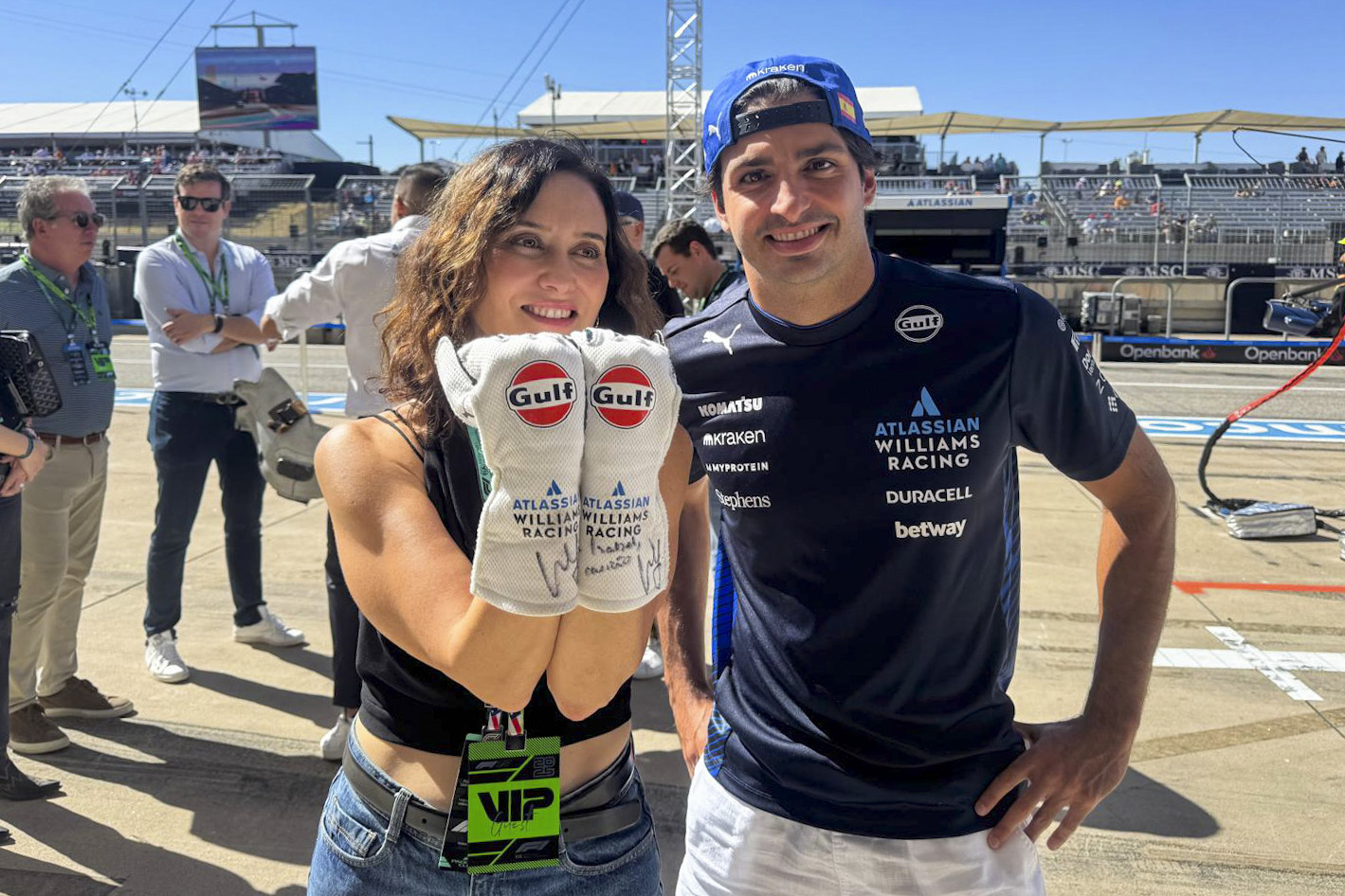 Sainz, con Isabel Díaz Ayuso, presidenta de la Comunidad de Madrid.