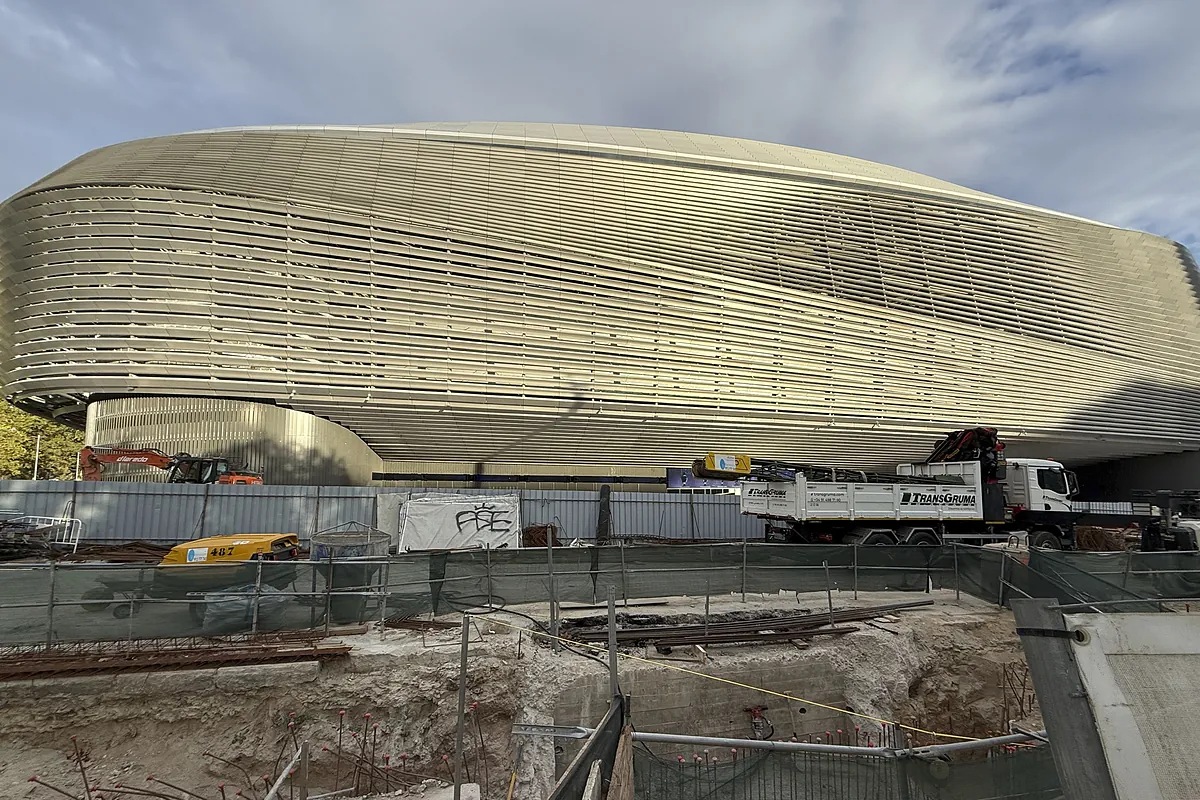 Una estocada judicial (casi) definitiva a los dos aparcamientos del Bernabéu: cómo los vecinos ganaron la batalla a Almeida y el Real Madrid - El Mundo