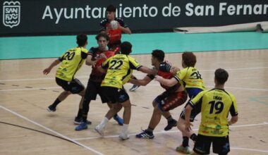 El BM San Fernando sigue líder tras su triunfo en Bahía Sur.