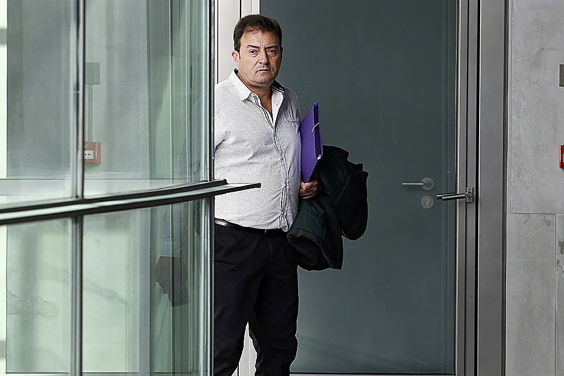 Un técnico de la mesa de Belate admite que el presidente blindado por Chivite le presionó para favorecer a la UTE de Santos Cerdán con 76 millones - El Mundo