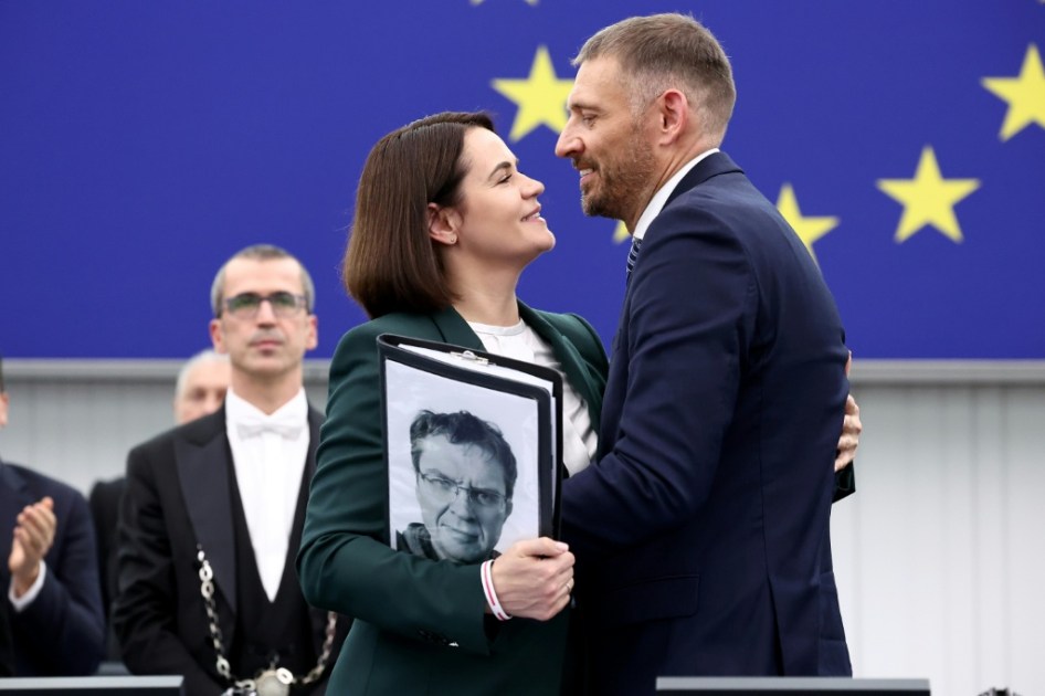 El Premio Sájarov distingue a dos periodistas presos de Bielorrusia y Georgia