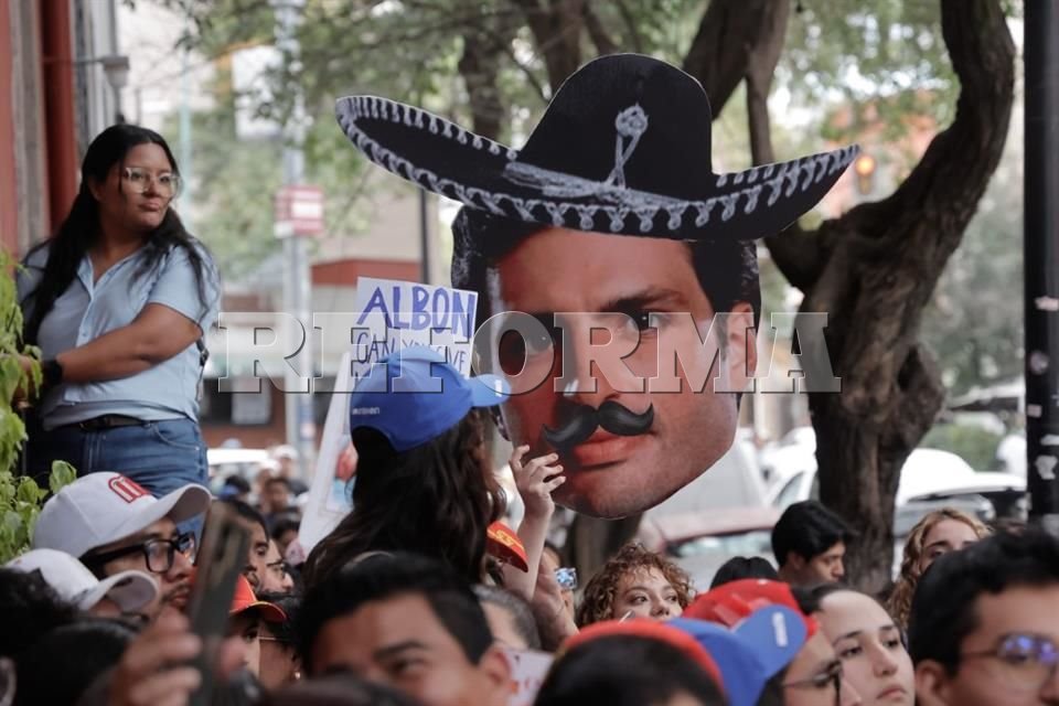Destaca Sainz entre los pilotos favoritos de los mexicanos