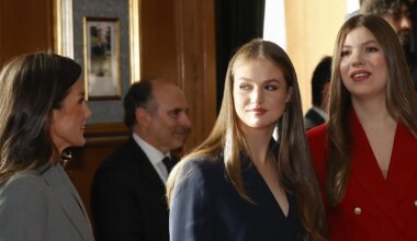 Premios Princesa de Asturias 2025: la Reina Letizia, la Princesa Leonor, la Infanta Sofía y su juego de trajes con guiño low cost de marca española - El Mundo