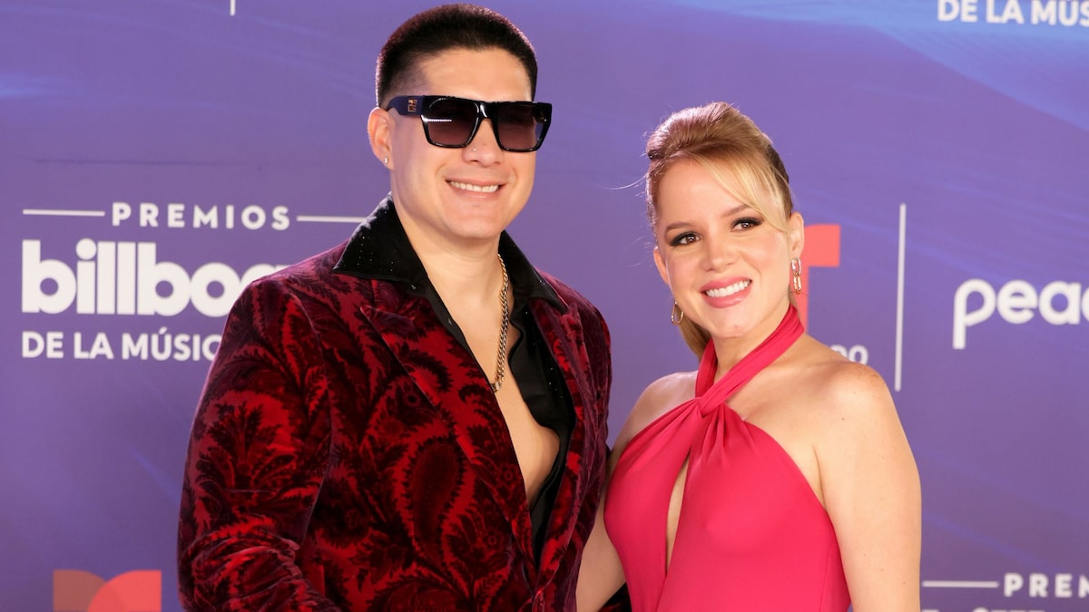 Premios Billboard de la Música Latina: Chyno Miranda y su esposa desfilan por primera vez en la alfombra roja