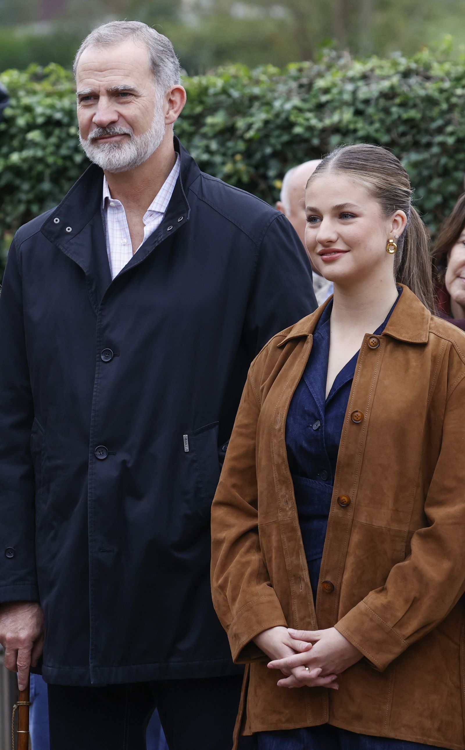 El rey Felipe VI y la princesa Leonor durante la entrega del premio al Pueblo Ejemplar de Asturias a la parroquia de...