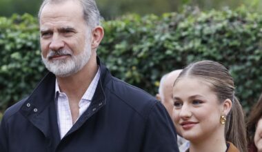 La princesa Leonor con chaqueta de ante marrón y botines cowboy