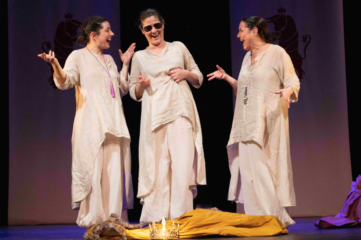 Las Niñas de Cádiz traen al Bergidum La reina brava, una tragedia contada con guasa y descaro