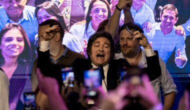 Los bonos y la moneda de Argentina se disparan tras la victoria del partido de Javier Milei