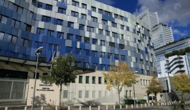 Cinco nuevos detenidos en Francia por el robo en el Louvre